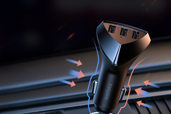 Univerzalni auto punjač sa USB priključkom