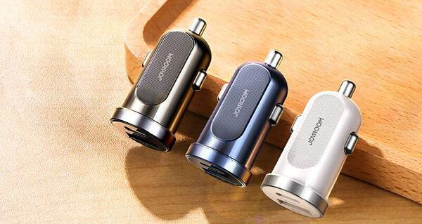 Auto punjač sa 2 USB priključka za brzo punjenje