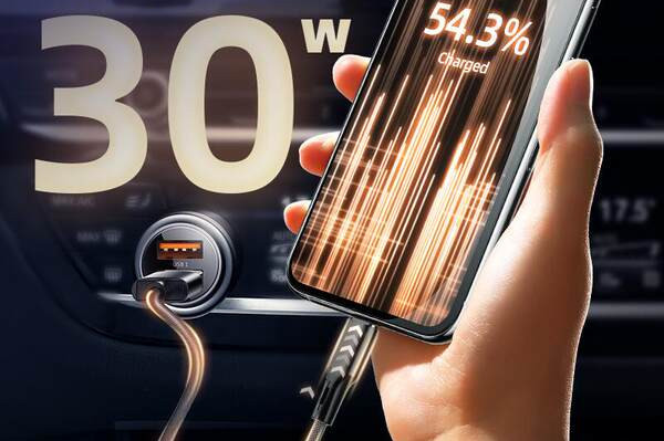 Auto punjač za iphone 20W brzo punjenje