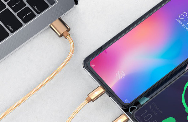 3-u-1 podatkovni kabel za brzo punjenje prikladan za mobilni telefon