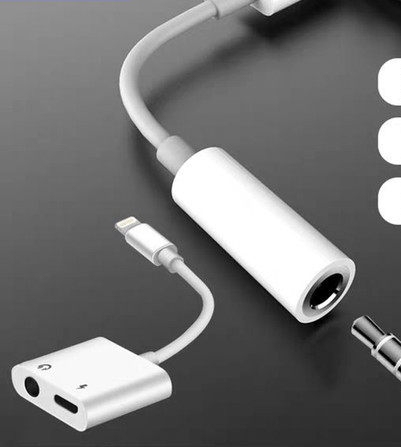 Преходен кабел Lighting с 3.5мм жак