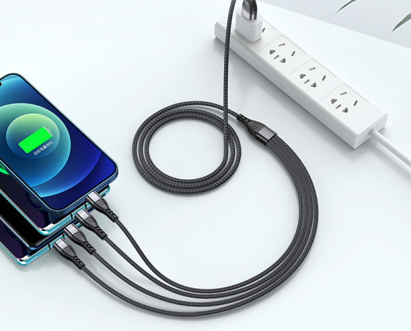 Univerzalni USB podatkovni kabel