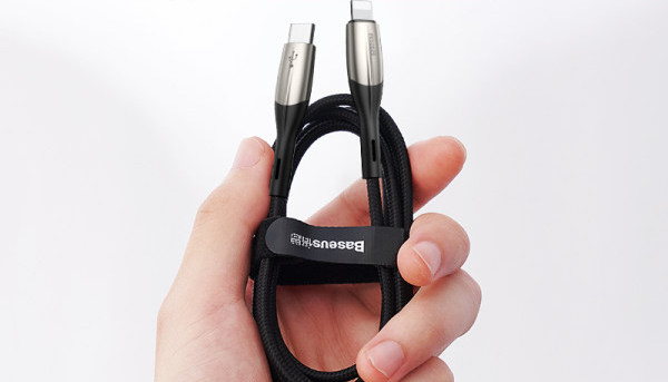 Универсален кабел за зареждане и пренос на данни тип Type-C -Lightning