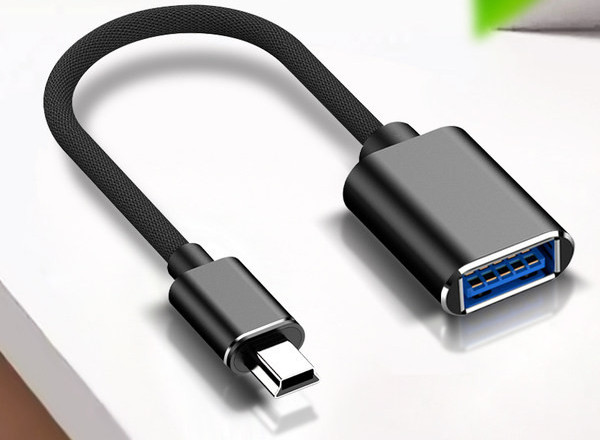 Универсален USB кабел подходящ за кола
