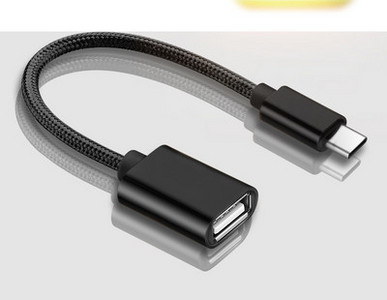 C típusú autóhoz használható USB-kábel