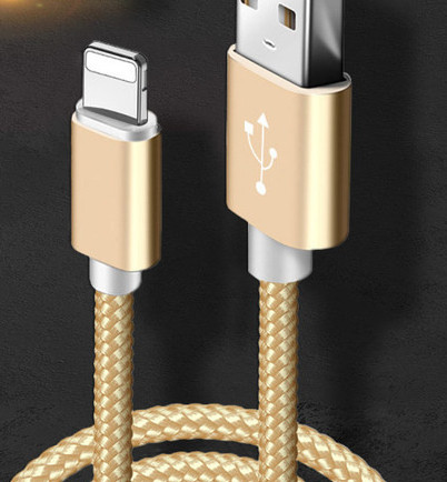 Кабел за зареждане и пренос на данни с Lightning накрайник