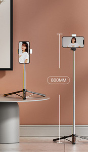 Összecsukható selfie stick távirányítóval