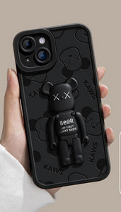 3D-elemendiga silikoonümbris iPhone`ile
