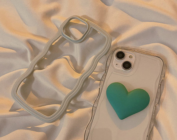 Θήκη σιλικόνης με κυματιστό σχήμα και τρισδιάστατο στοιχείο