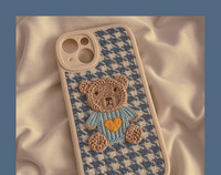 Szilikon tok iPhone-hoz hímzett macival