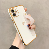 Silikoonist ümbris iPhone`ile südamerakendusega