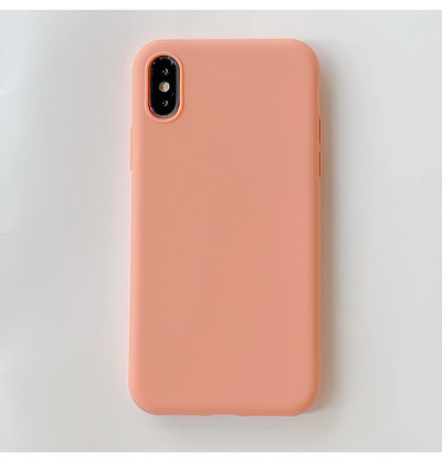 Ühevärviline silikoonist ümbris iPhone`ile