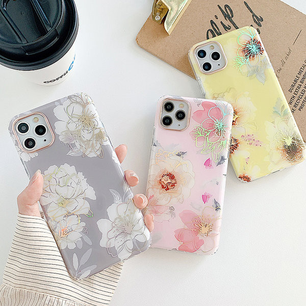 Husa din silicon pentru iPhone cu flori