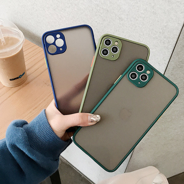 Ühevärviline silikoonist ümbris iPhone`ile