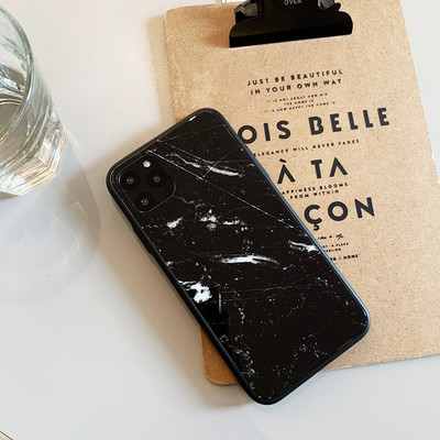 Marmorefektiga silikoonümbris iphone`ile
