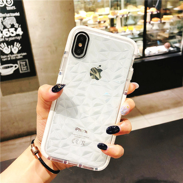 Läbipaistev silikoonist ümbris iPhone`ile