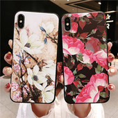 Цветен калъф за iPhone с флорален десен
