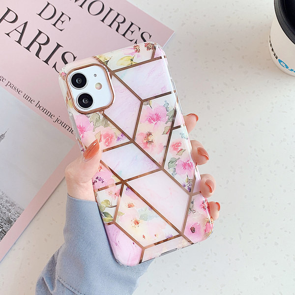 Силиконов калъф с цветя за iPhone