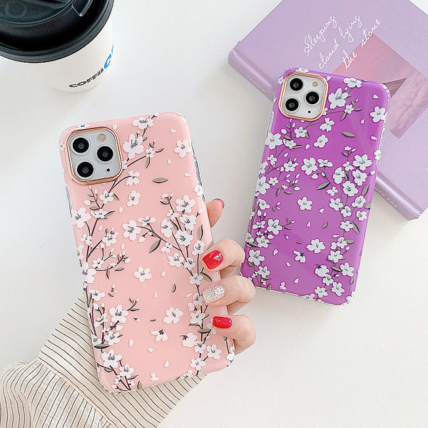 Husa din silicon colorata cu flori pentru iphone