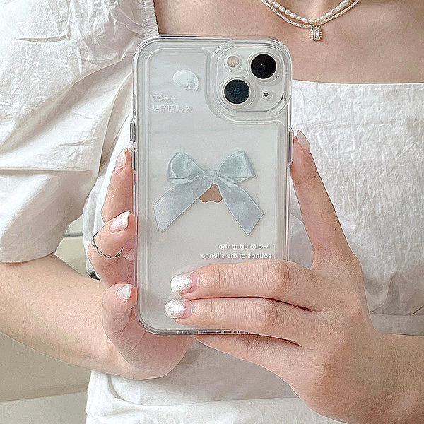 Läbipaistev silikoonist ümbris paelaga iPhone`ile