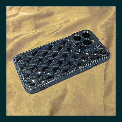 Reljeefne silikoonümbris iPhone`ile