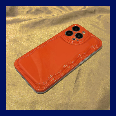 Reljeefne silikoonümbris iPhone`ile