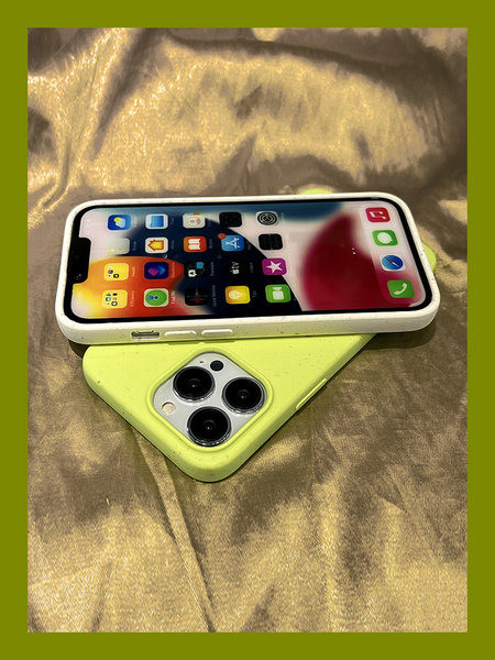 Silikonska maska u bijeloj i žutoj boji pogodna za iPhone