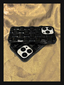 Musta värvi põrutuskindel ümbris iPhone`ile