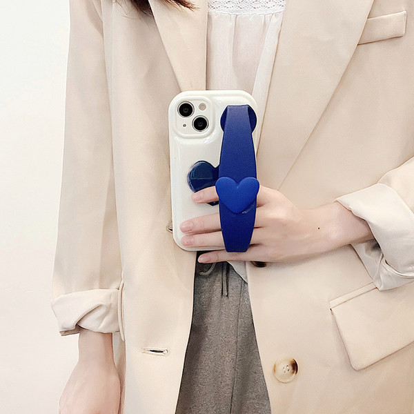 Θήκη σιλικόνης για iPhone με λουράκι καρδιάς και μπράτσου