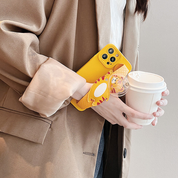 Θήκη σιλικόνης με 3D στοιχείο σε κίτρινο χρώμα -IPhone