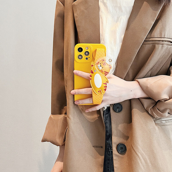 Θήκη σιλικόνης με 3D στοιχείο σε κίτρινο χρώμα -IPhone