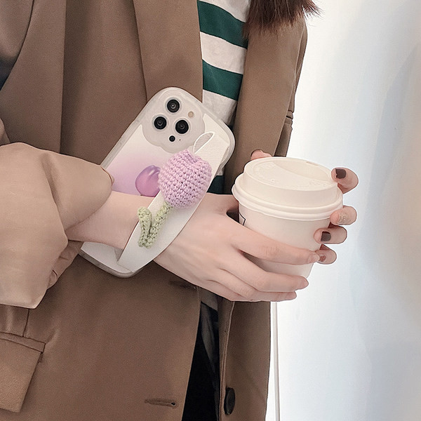 IPhone13 silikona maciņš ar 3D ziedu