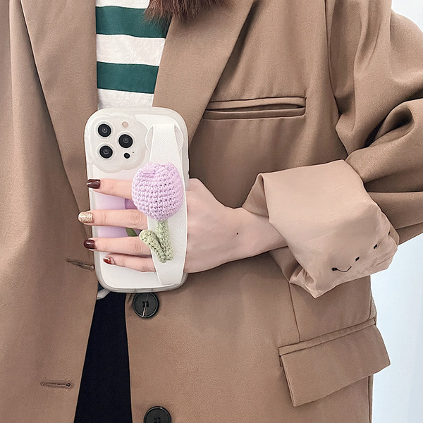 IPhone13 silikona maciņš ar 3D ziedu