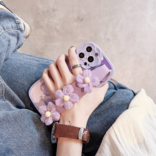 Husa din silicon pentru iPhone cu suport si motive florale