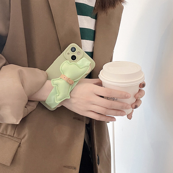 Uue mudeli silikoonümbris rohelises värvitoonis -IPhone