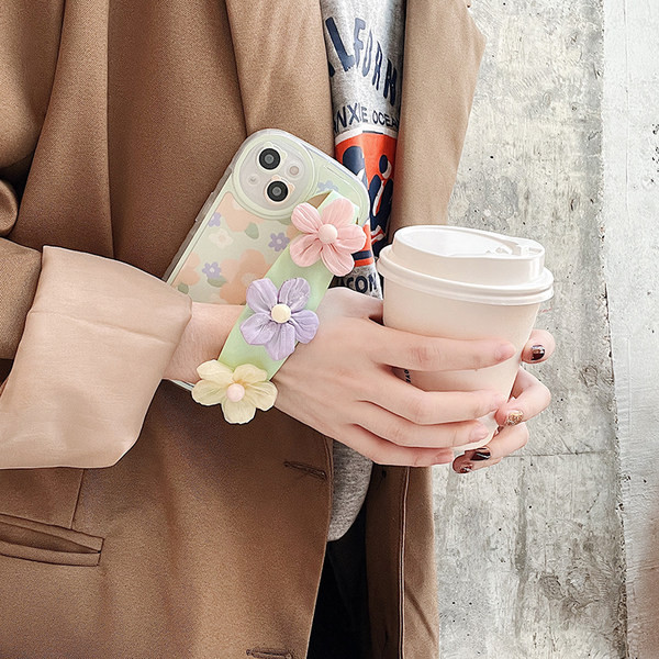 Силиконов калъф за iphone с 3D цветя