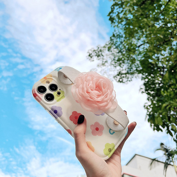 Husa din silicon cu suport si decor floral 3D pentru iPhone