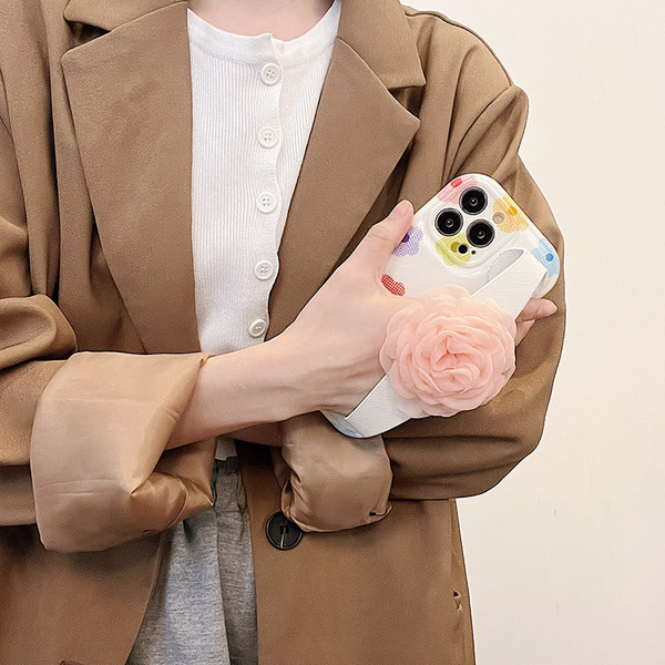 Husa din silicon cu suport si decor floral 3D pentru iPhone