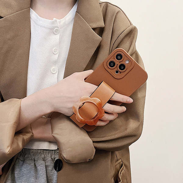 Нов модел силиконов калъф с 3D декорация за IPhone