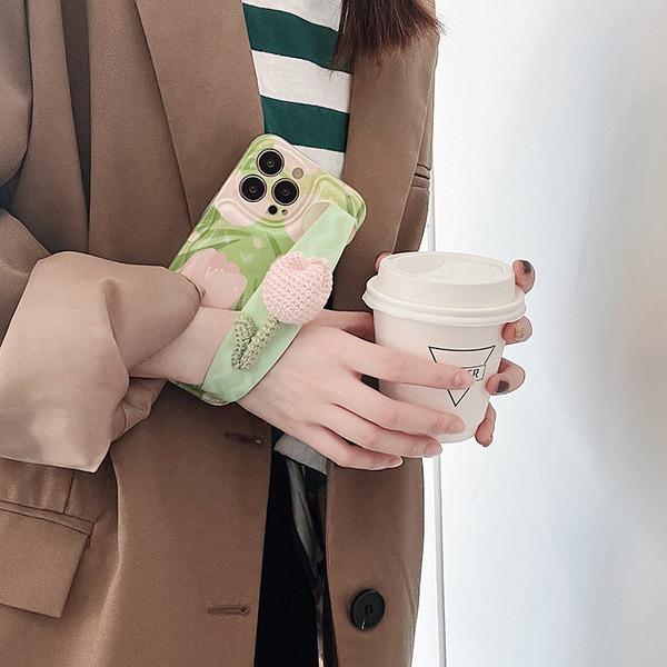 Husa din silicon cu suport si decor 3D lalele pentru iPhone