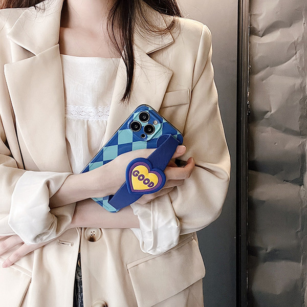 Husa din silicon pentru iPhone13 cu curea