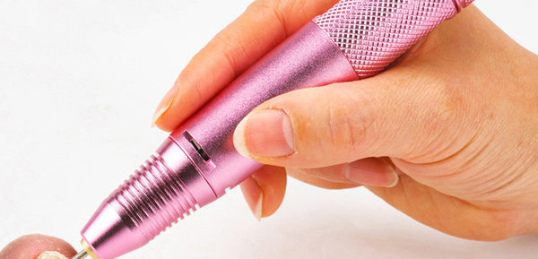 Ηλεκτρική λίμα νυχιών με πολλά προσαρτήματα