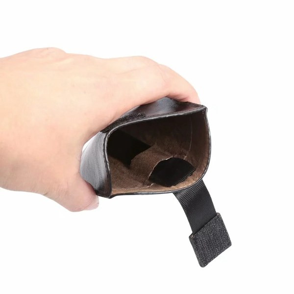 Ādas telefona maciņš - piemērots viduklim