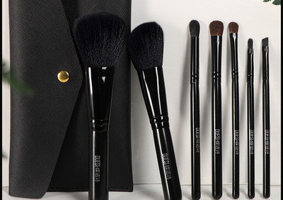 Set pensule de machiaj mai multe piese