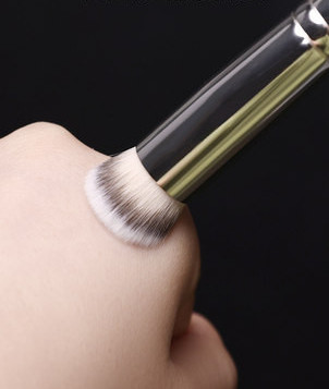 Kistovi za šminkanje nekoliko modela