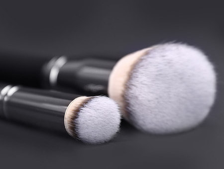 Kistovi za šminkanje nekoliko modela