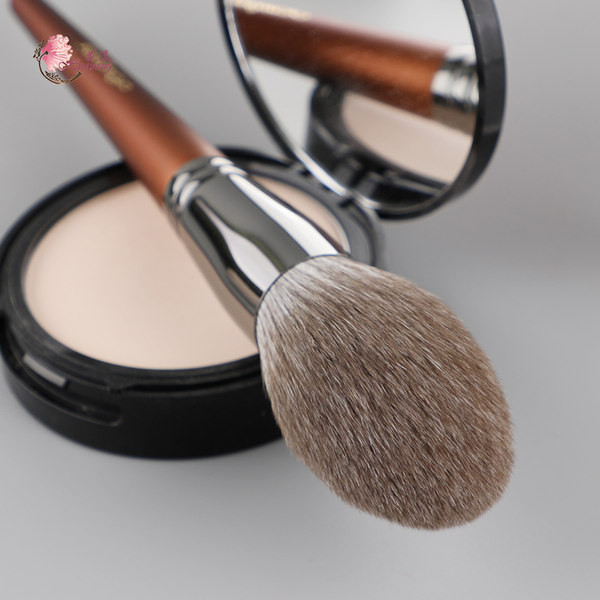 Kist za puder i rumenilo