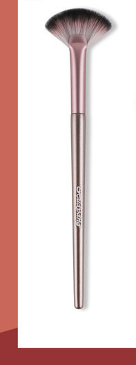 Četkica za šminkanje s mekim vlaknima