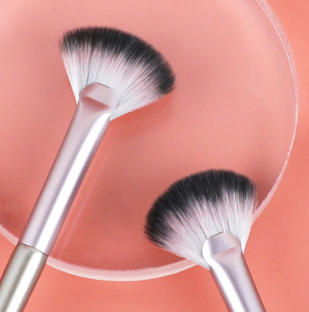 Četkica za šminkanje s mekim vlaknima