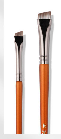 Četkica za oblikovanje obrva i olovka za oči